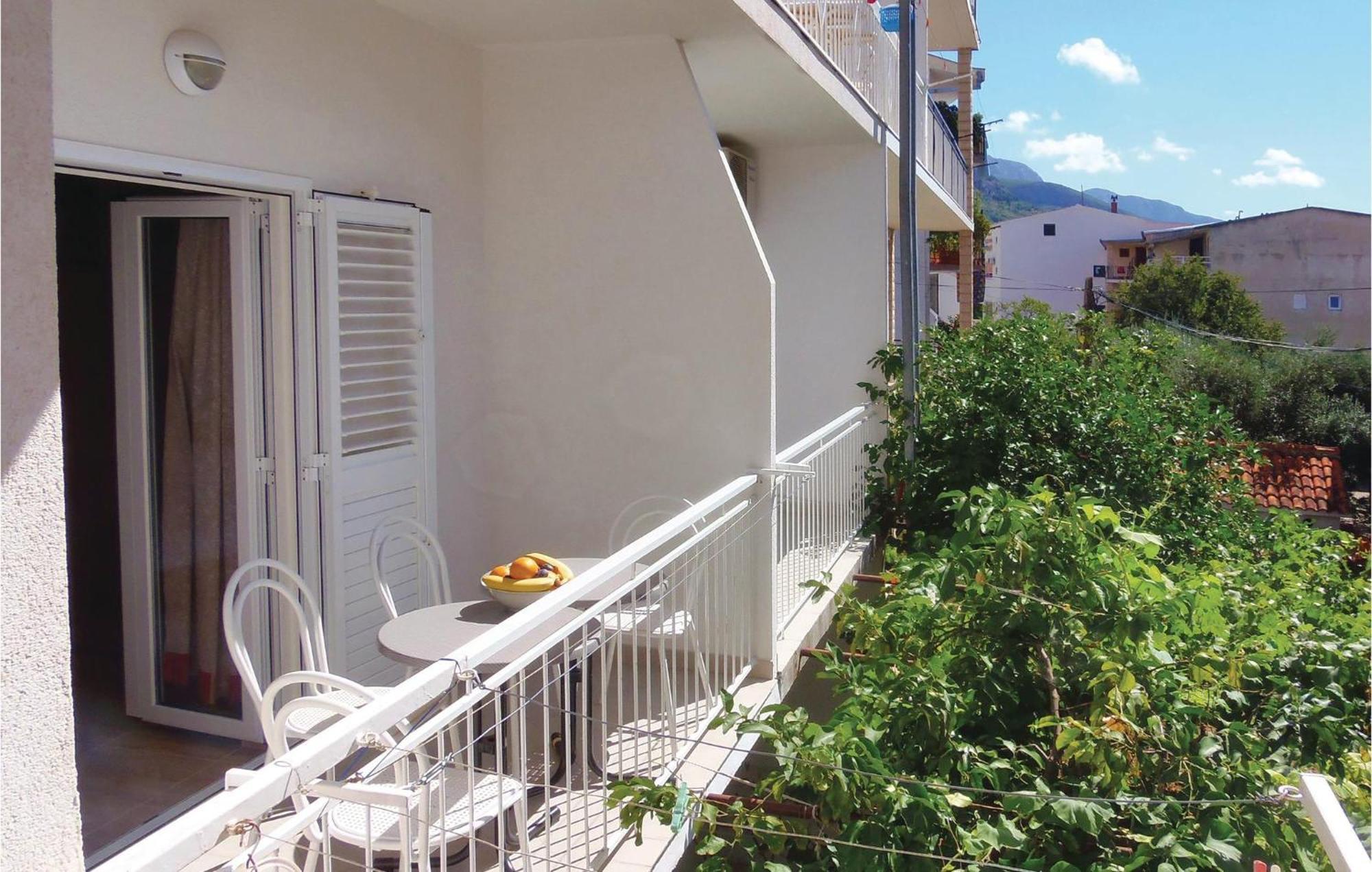 Nice Apartment In Makarska Zewnętrze zdjęcie