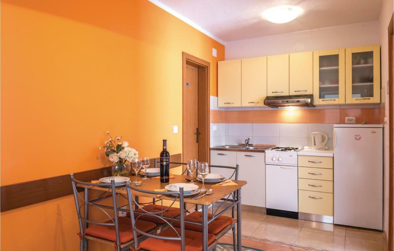 Nice Apartment In Makarska Zewnętrze zdjęcie